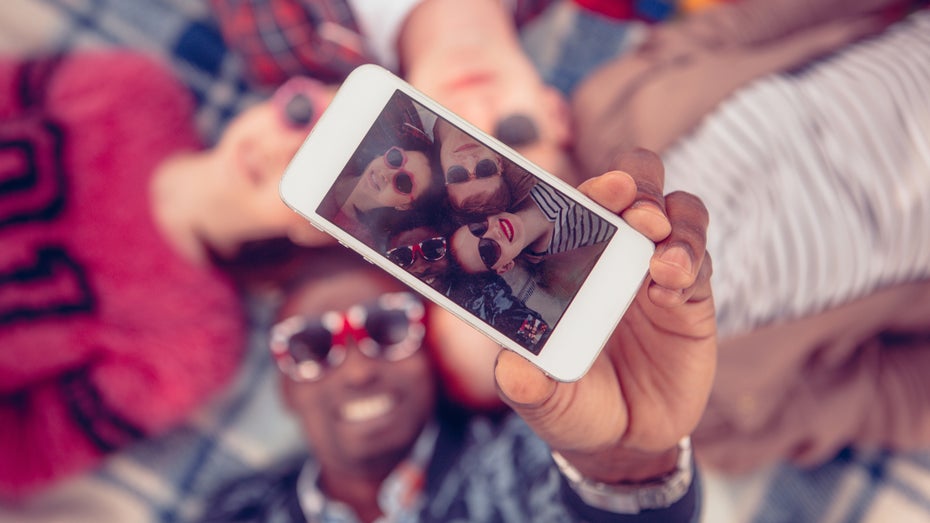 Mit Selfies, die von der KI bearbeitet und im Feed gepostet werden, möchte Meta unter anderem herausfinden, was 