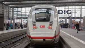 Nur noch Kartenzahlung: Bahn testet bargeldloses Bordbistro