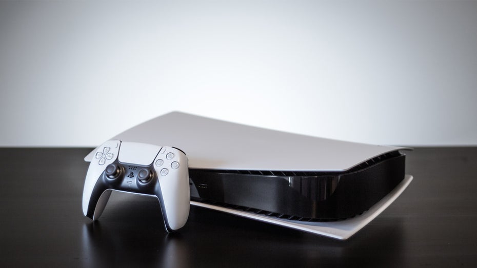 Die PS5 ist momentan sehr günstig. (Foto: Mohsen Vaziri / Shutterstock) PS5: Sony senkt die Preise – auch in Deutschland
