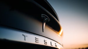Trotz Rekordquartal: Tesla verkauft 2024 weniger Autos – worauf Musk hofft