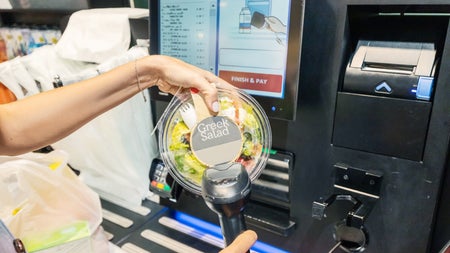 Spiel mit der Technik: Selbstscanner-Kassen im Praxistest